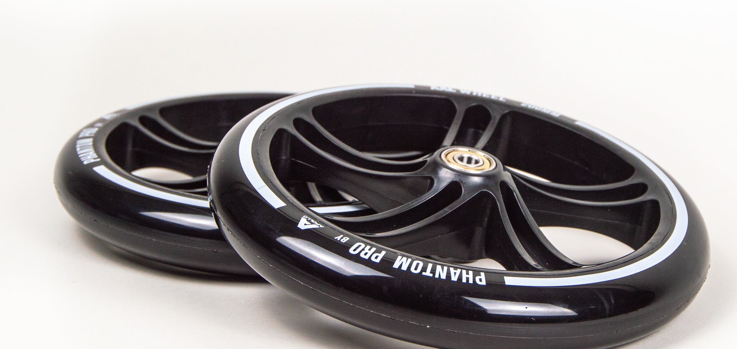 Apollo - 200 mm zestaw zapasowych kół do City Scooter - Phantom / Spectre - Czarny